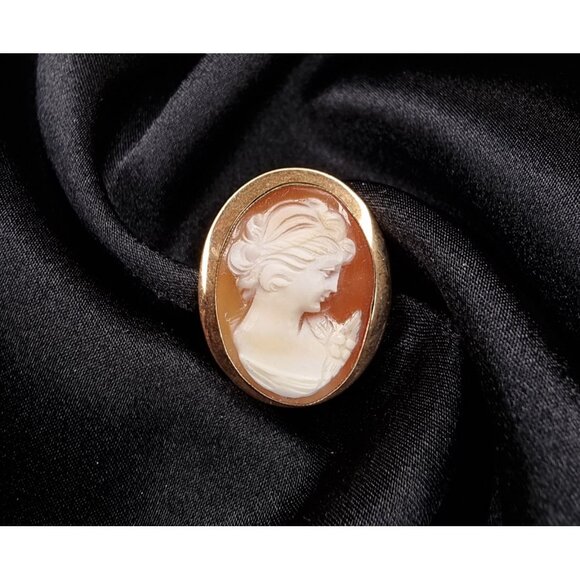 Vintage Shell Cameo Brooch Pendant With Intricate Carved Woman Silhouette